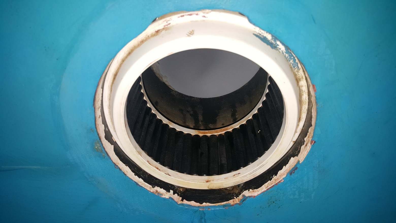 vento solare rudder bearing.jpg